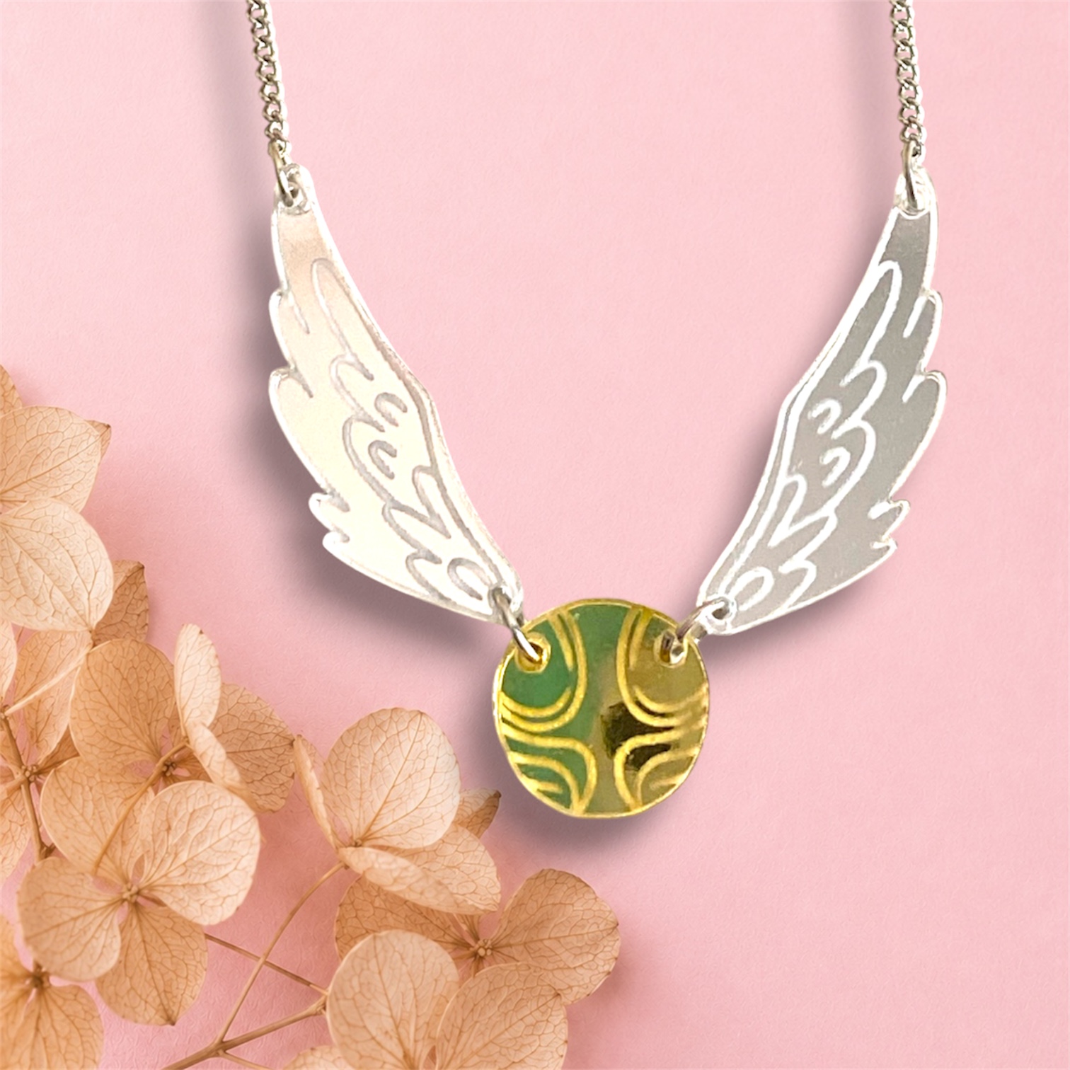 SNITCH DORADA (Collar)