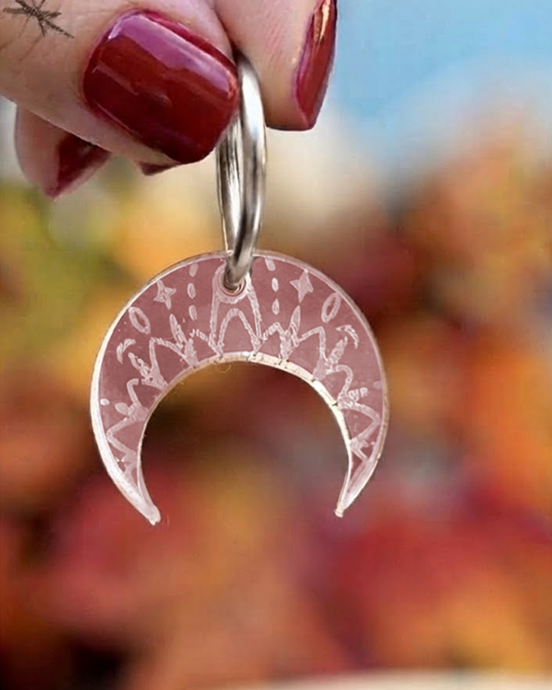 pendientes con forma de luna hechas en metacrilato espejo